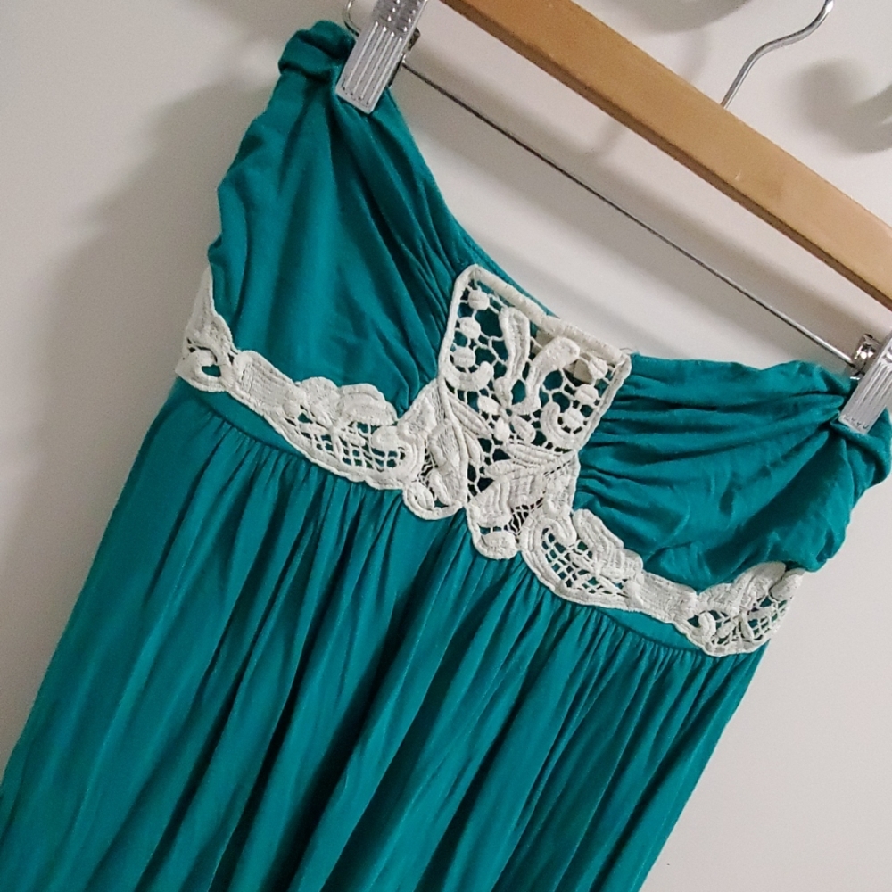 Strapless dress